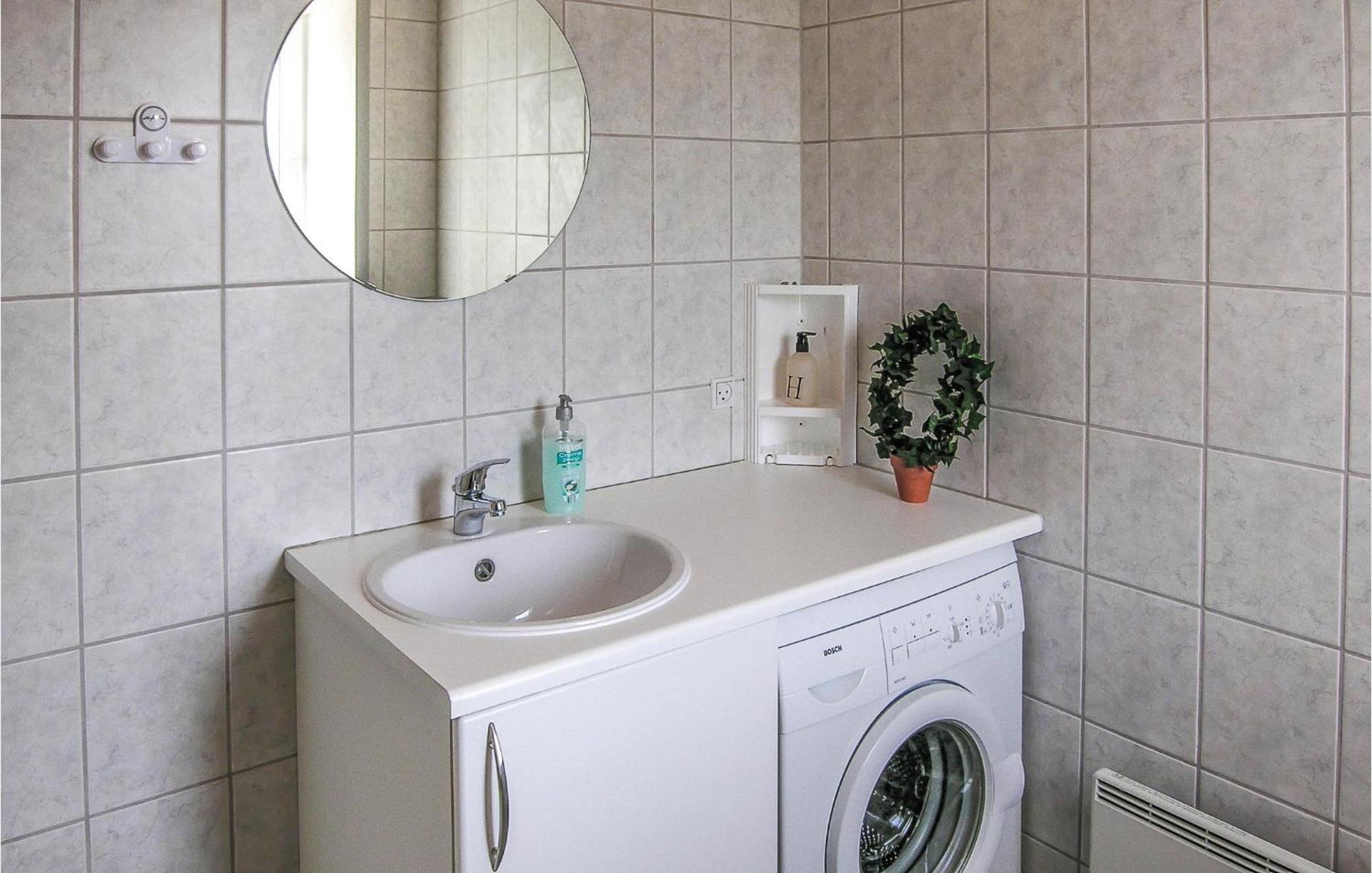 2 Bedroom Gorgeous Home In Hvide Sande Havrvig Ngoại thất bức ảnh